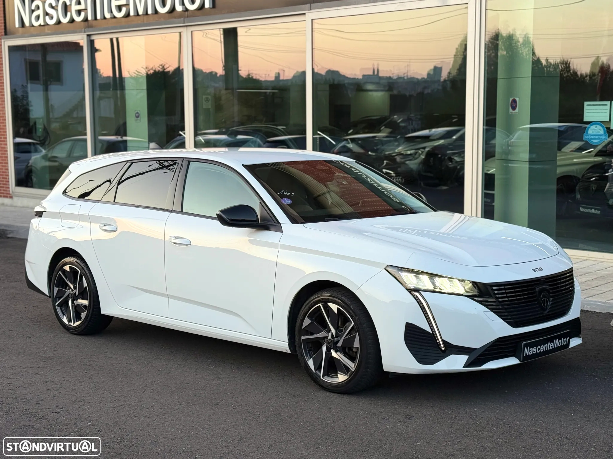 Peugeot 308 SW 1.2 PureTech Allure EAT8 - 3