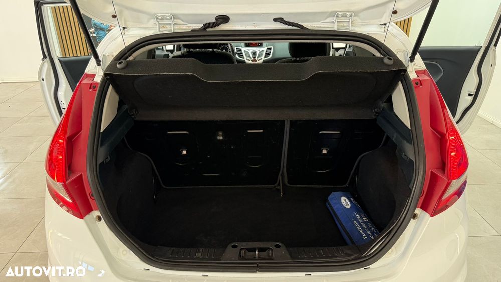 Ford Fiesta 1.6 TDCI Ghia - 18