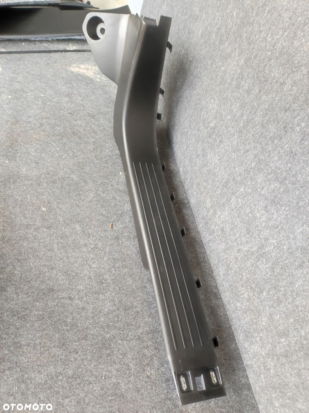 LISTWA OSŁONA PROGU PRAWA RENAULT KANGOO IV 4 - 2