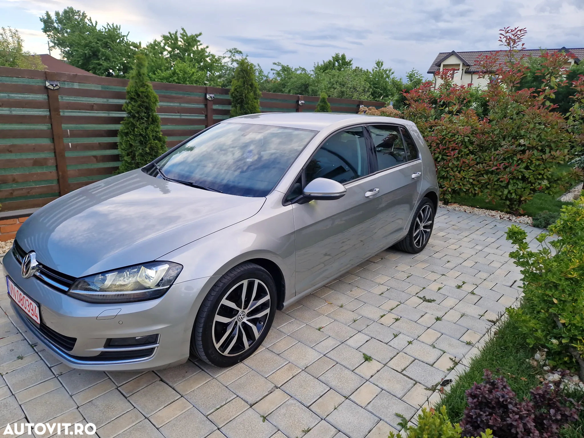 Volkswagen Golf 1.6 TDI DPF BlueMotion Technology Highline - 3