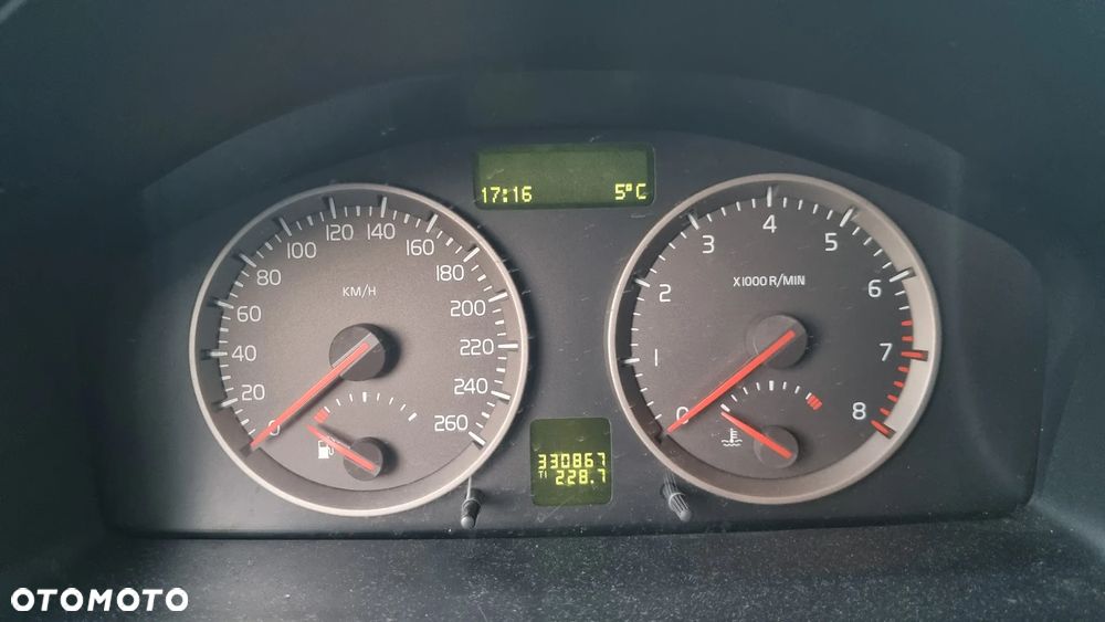 Volvo V50 2.4 - 17
