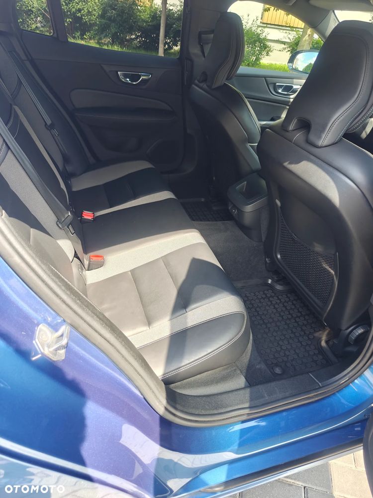 Volvo S60 B5 B AWD R-Design - 9