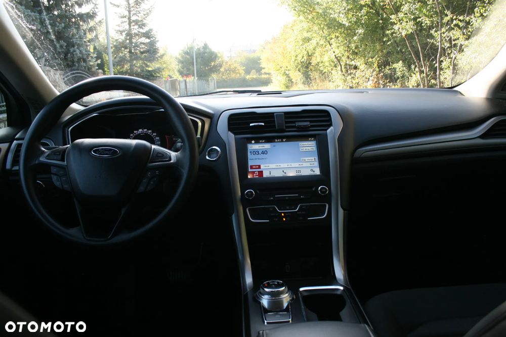 Ford Fusion - 16