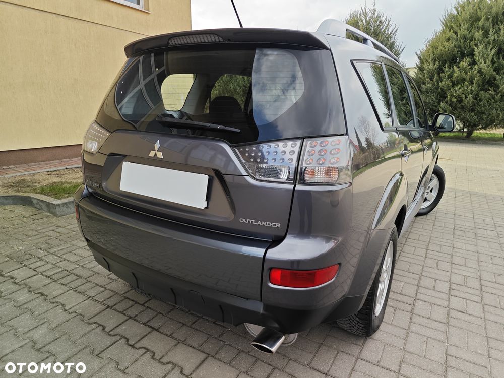 Mitsubishi Outlander - 4