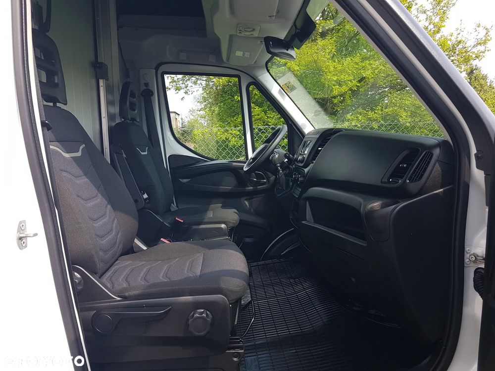 Iveco DAILY KONTENER NISKOPODŁOGOWY 4,44x2,23x2,42 SKLEP FOODTRUCK BAR KLIMA KONIOWÓZ KAMPER 35S14 KRAJOWY - 23
