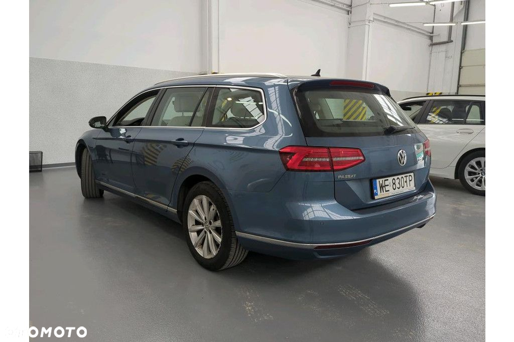 Volkswagen Passat - 2