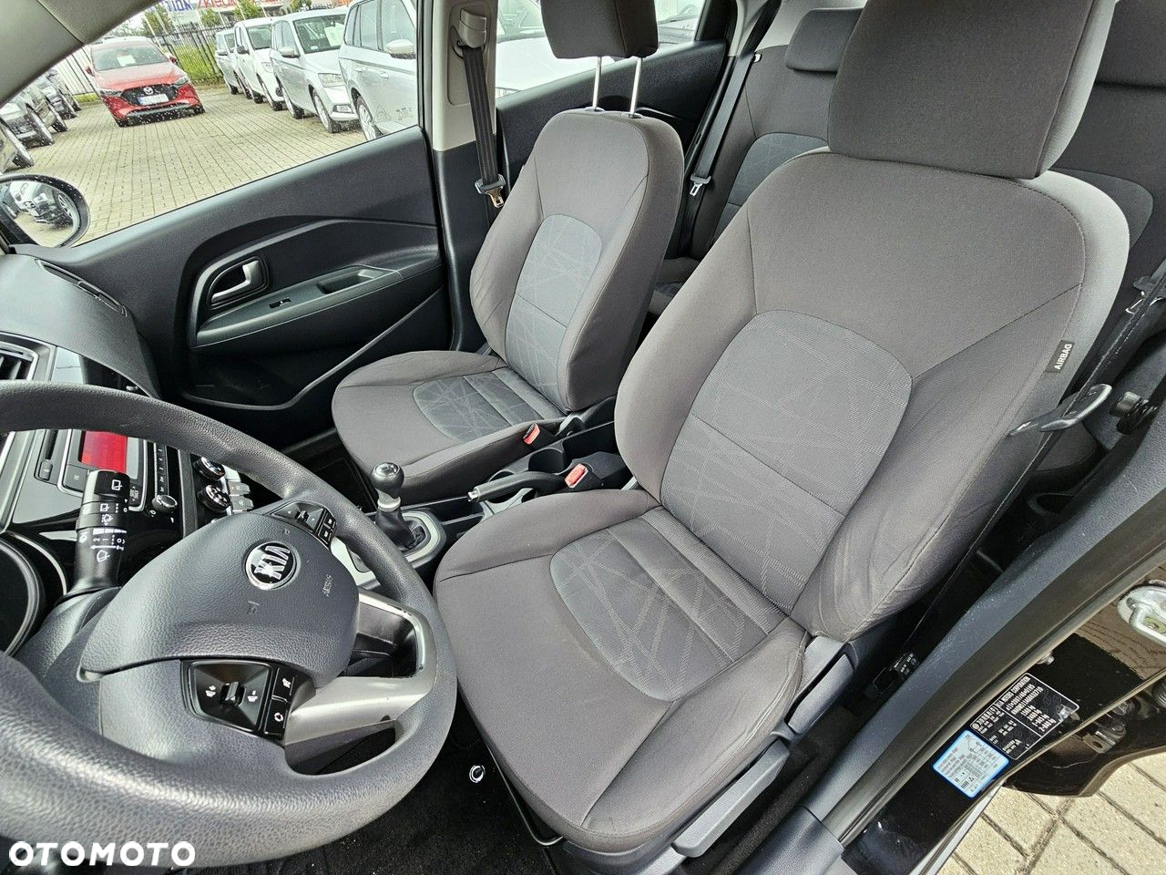 Kia Rio - 10