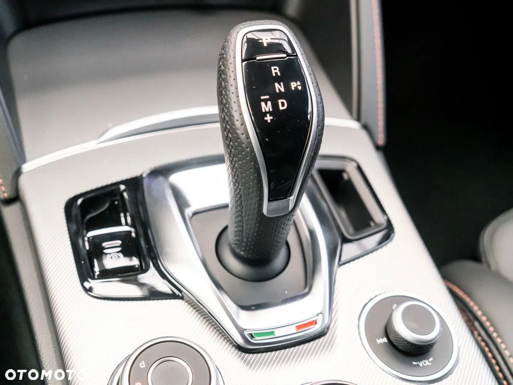 Alfa Romeo Stelvio 2.0 Turbo Intensa Q4 - 29