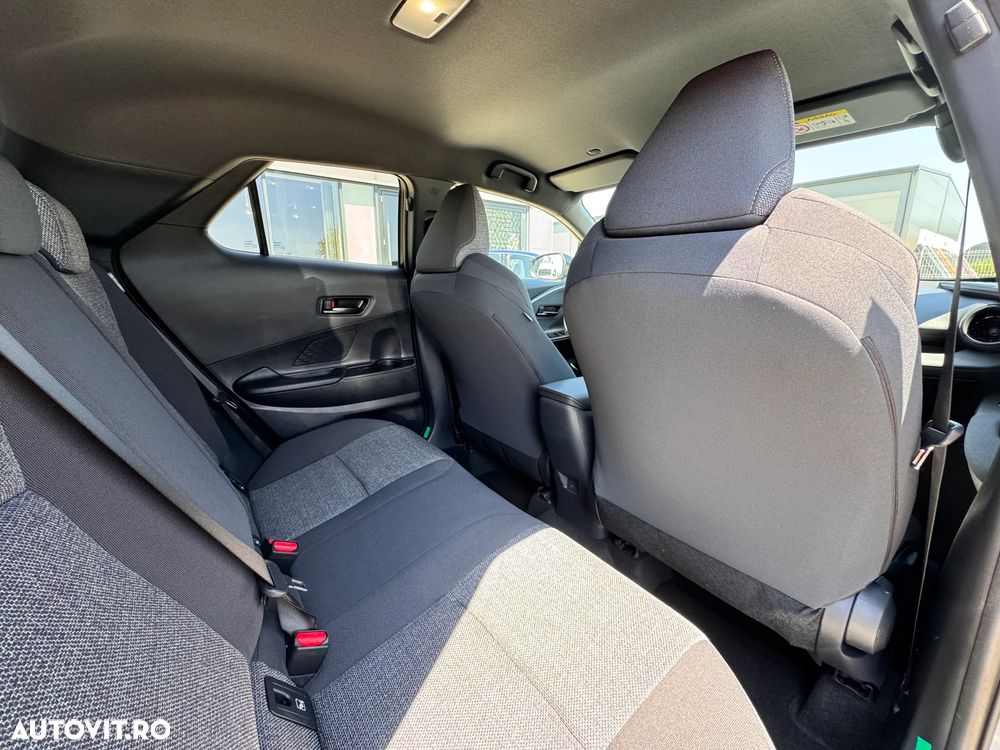 Toyota C-HR 2.0 HEV 180 CP 4x2 CVT Dynamic - 26
