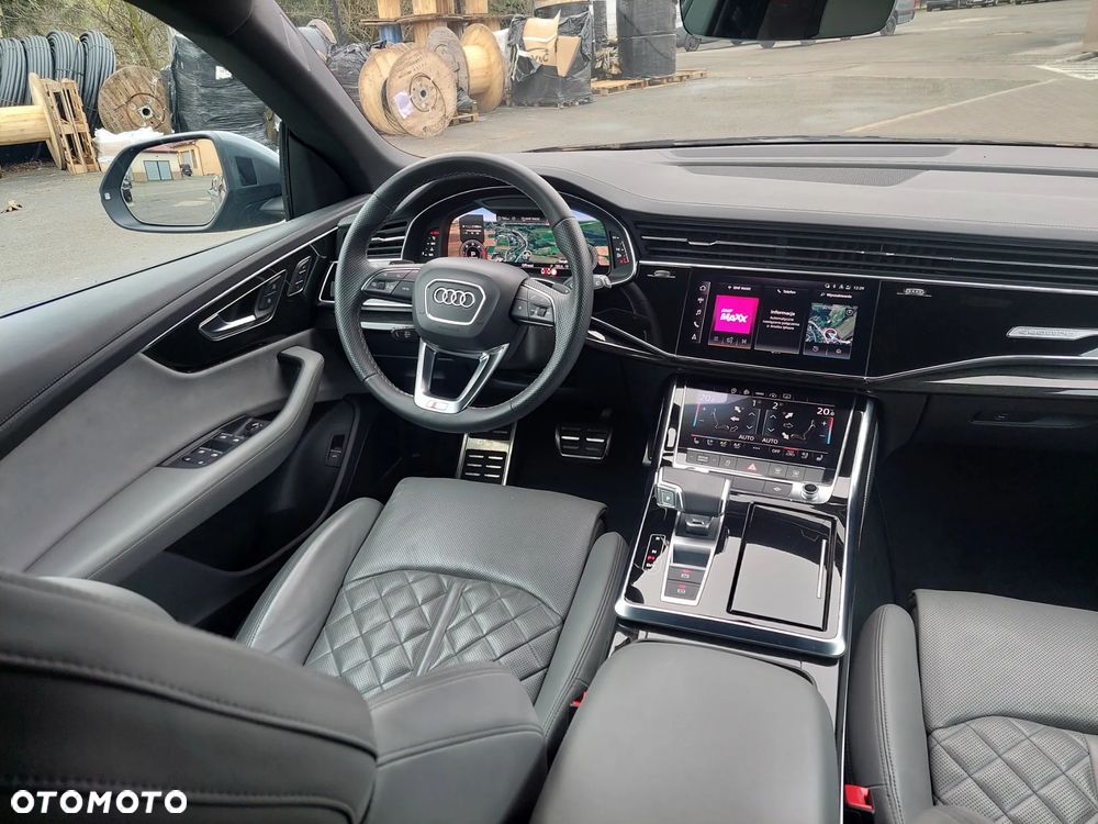 Audi Q8 Sportback e-tron - 33