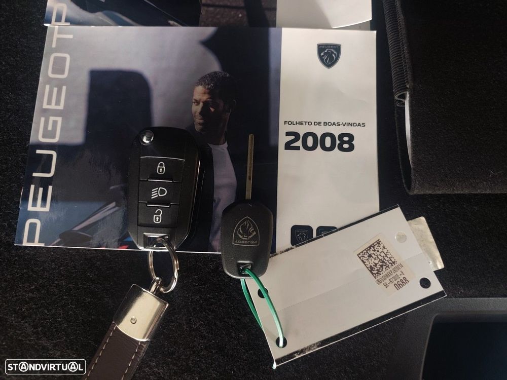 Peugeot 2008 1.2 PureTech Allure Pack - 30