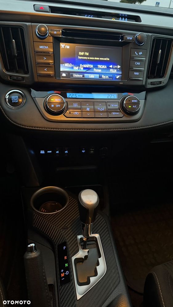 Toyota RAV4 - 6