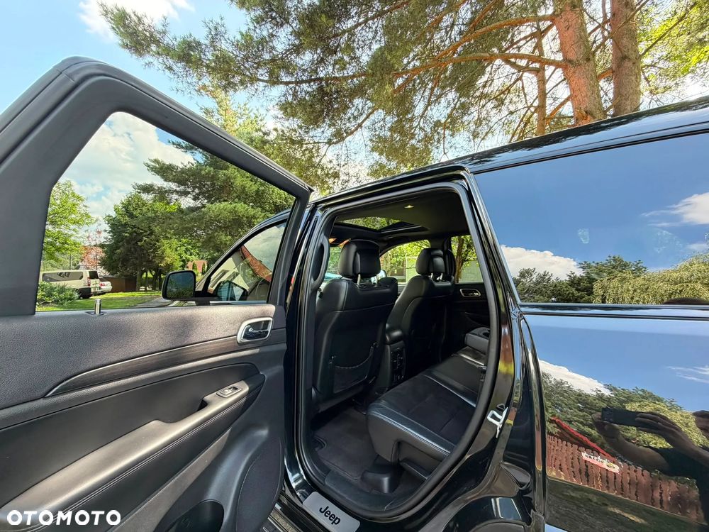 Jeep Grand Cherokee - 21