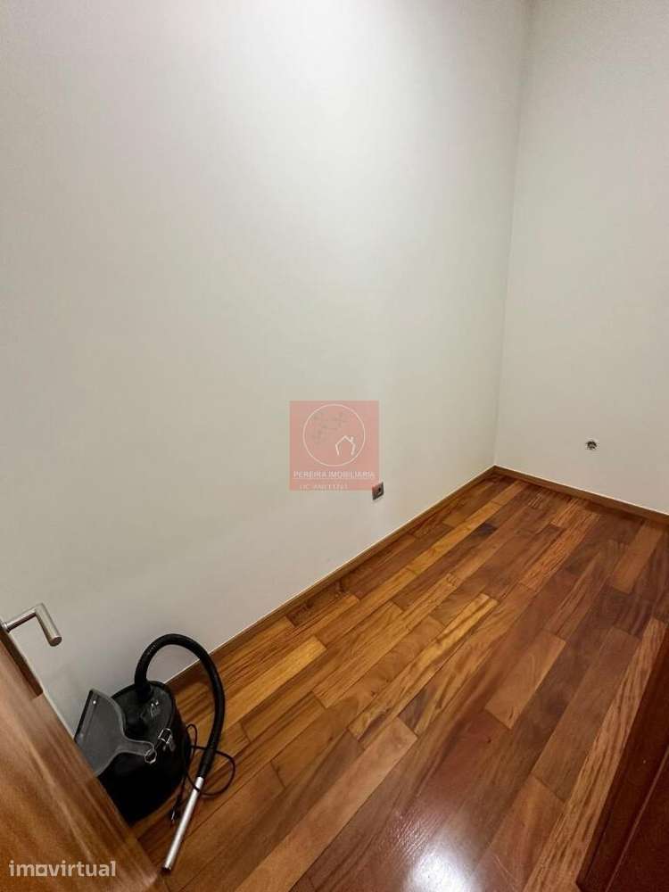 PARA VENDA | APARTAMENTO T4 MOBILADO | PÓVOA DE VARZIM - Grande imagem: 2/29