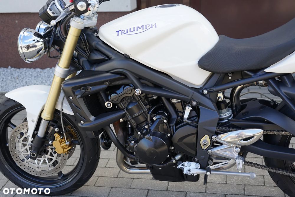 Triumph Street Triple - 25
