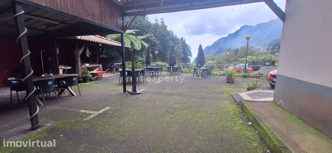 Prédio com Restaurante e 2 apartamentos T1 na Boaventura, São Vicente, - Grande imagem: 4/20