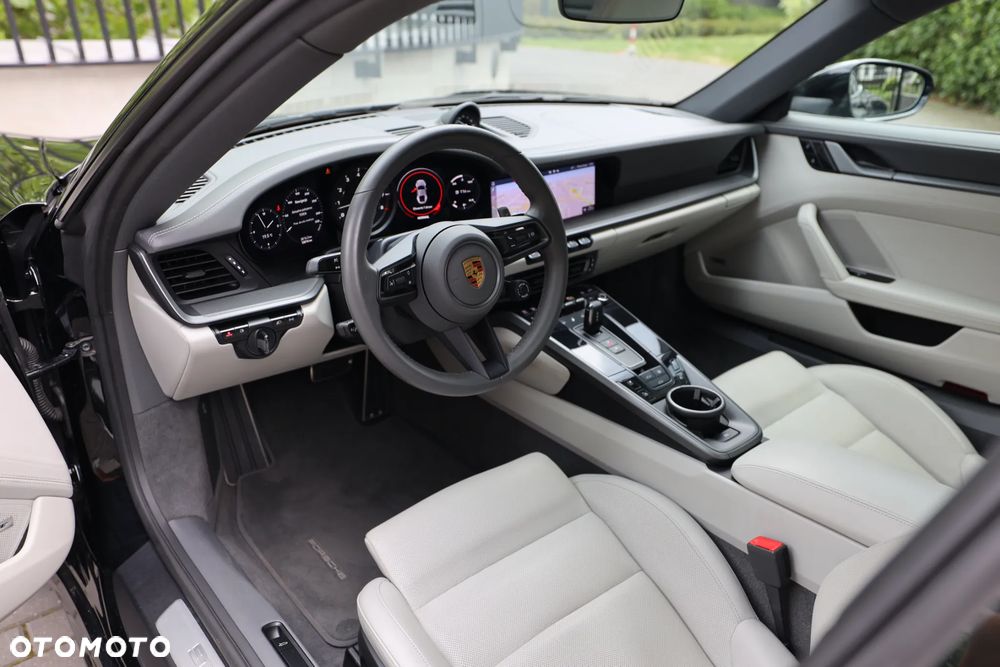 Porsche 911 Carrera S - 10