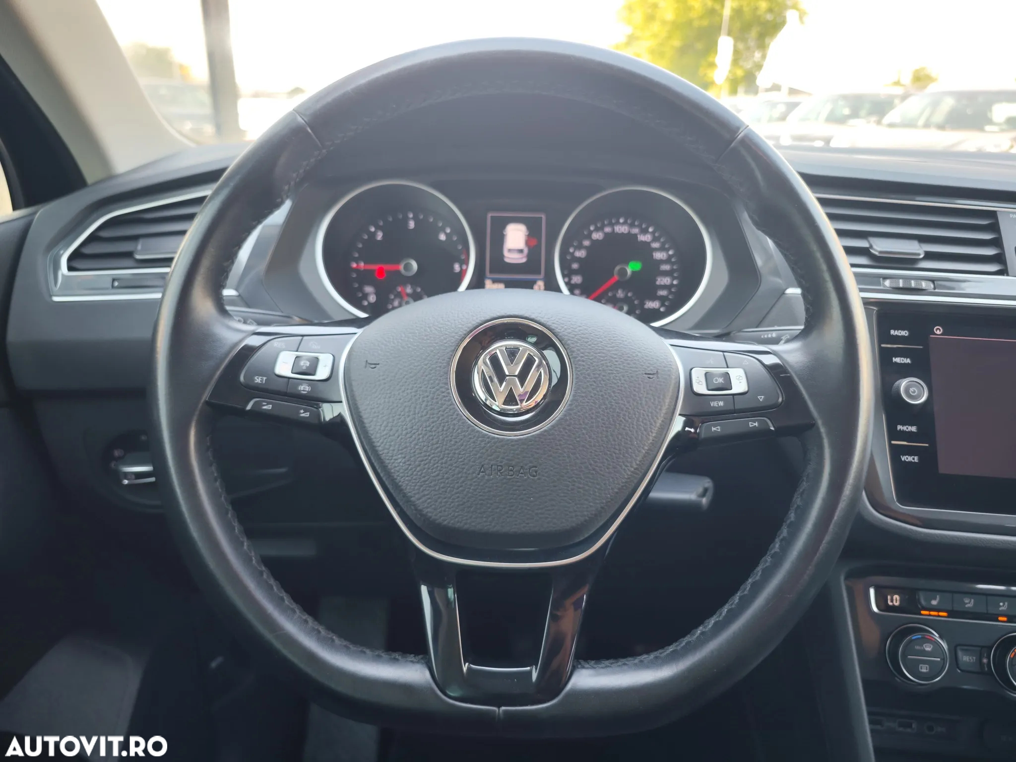Volkswagen Tiguan 2.0 TDI DSG Base - 24
