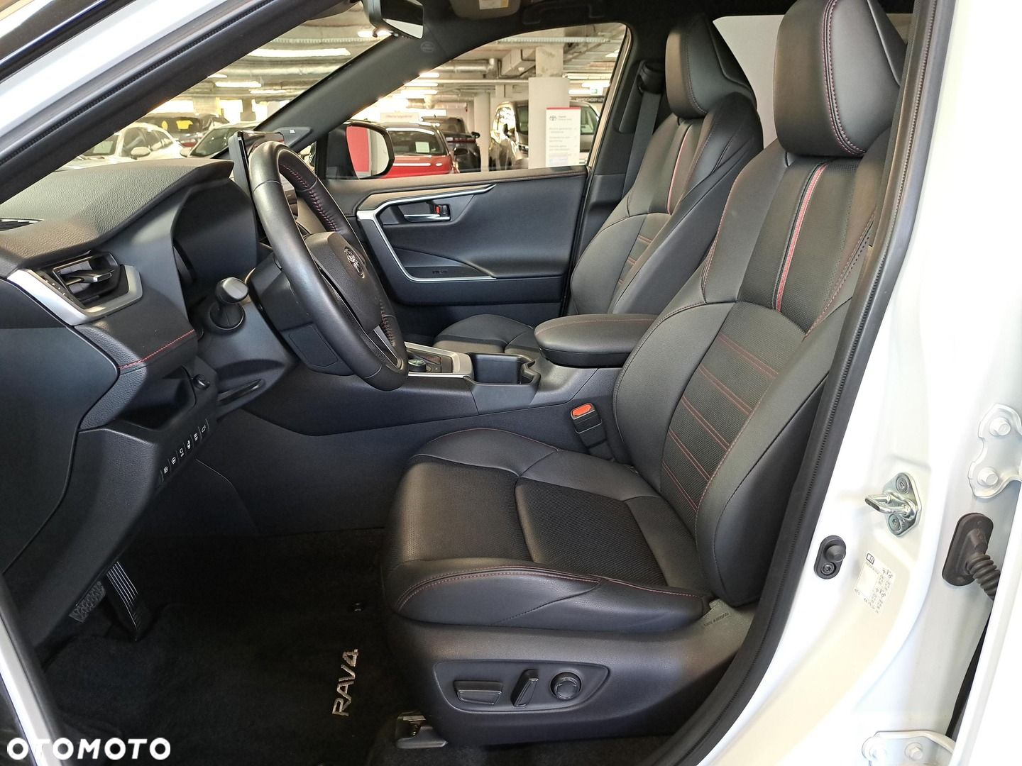 Toyota RAV4 - 10