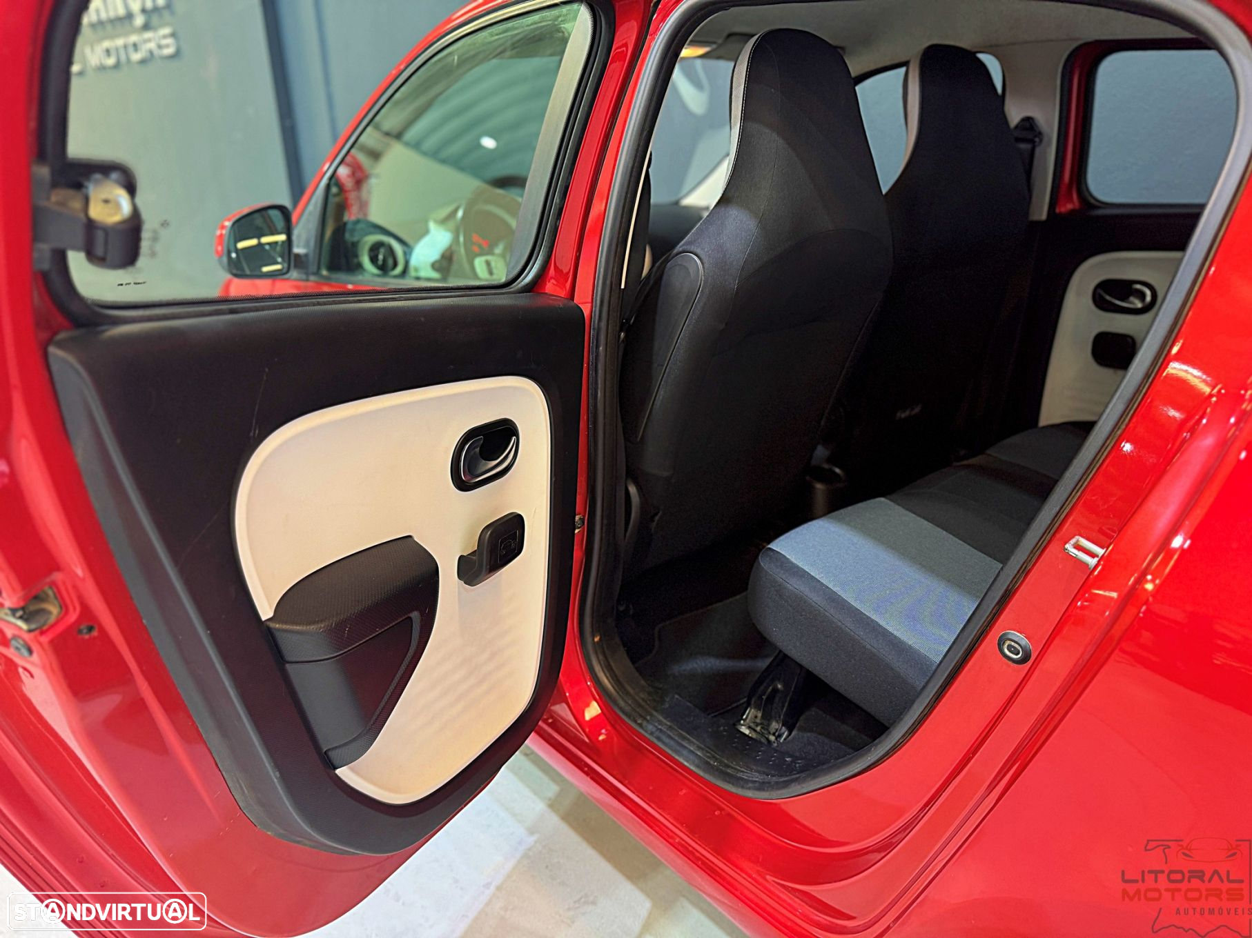 Renault Twingo SCe 70 S&S Experience - 15