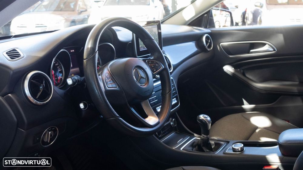 Mercedes-Benz CLA 180 d Shooting Brake Urban - 5