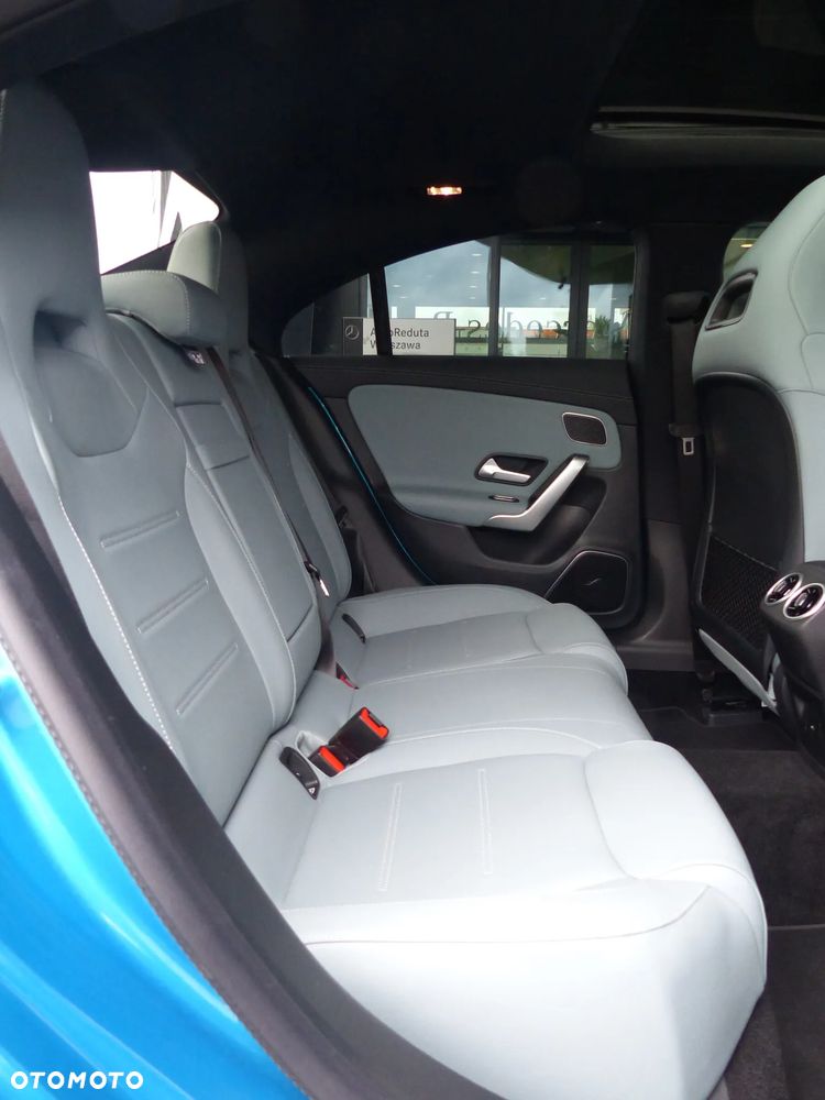 Mercedes-Benz CLA 200 AMG Line 7G-DCT - 24