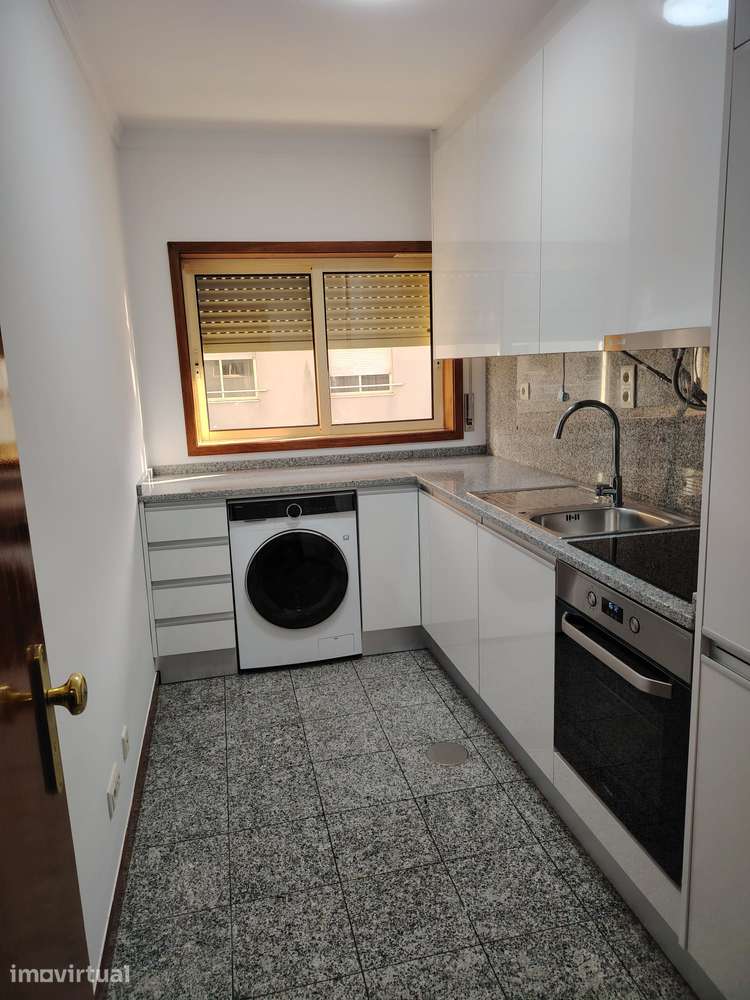 Apartamento, T2, lugar garagem em Canidelo - Grande imagem: 2/16