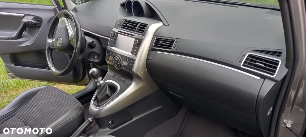 Toyota Verso 1.8 7-Sitzer Executive - 11