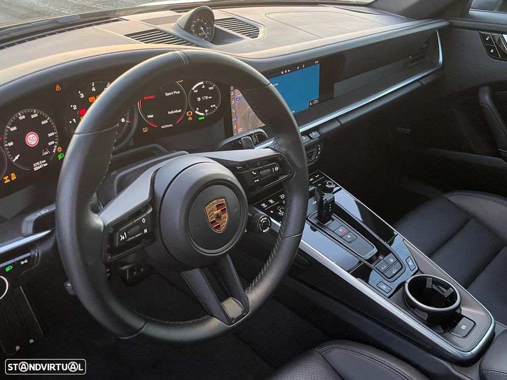 Porsche 911 (992) Carrera 4S PDK - 21