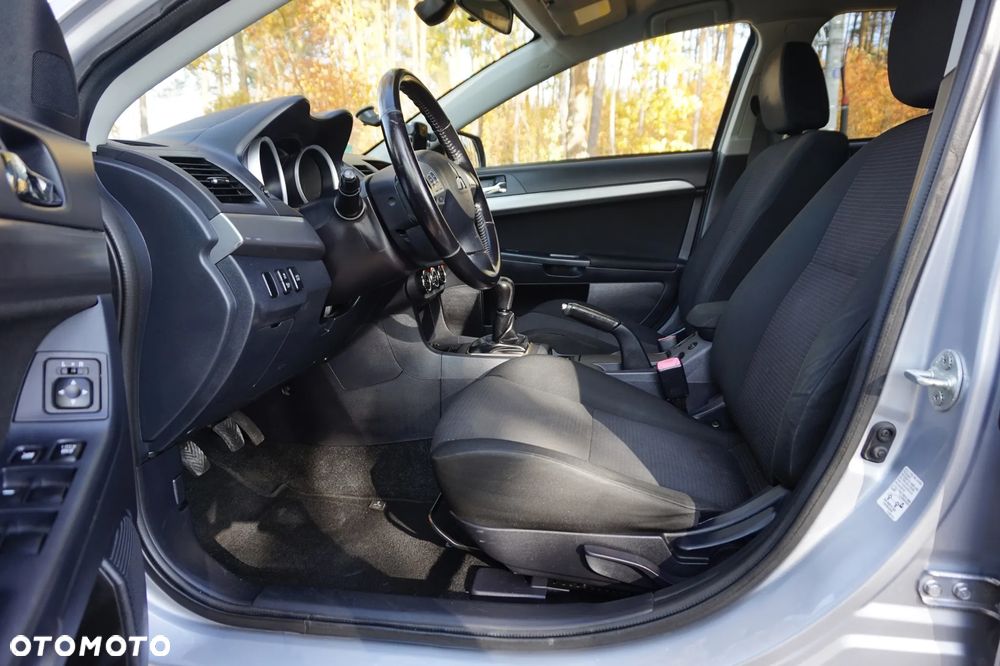 Mitsubishi Lancer - 25