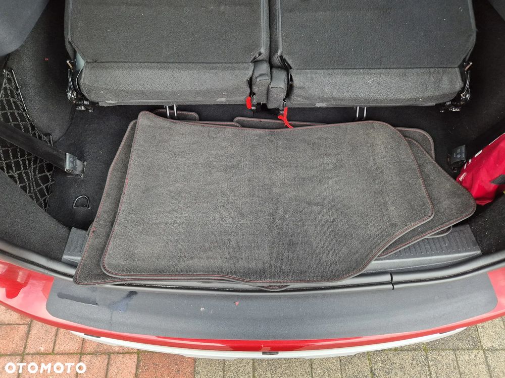 Dacia Lodgy 1.3 TCe Stepway S&S - 22