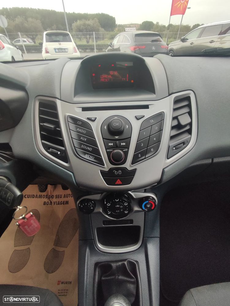 Ford Fiesta 1.25 Trend - 38