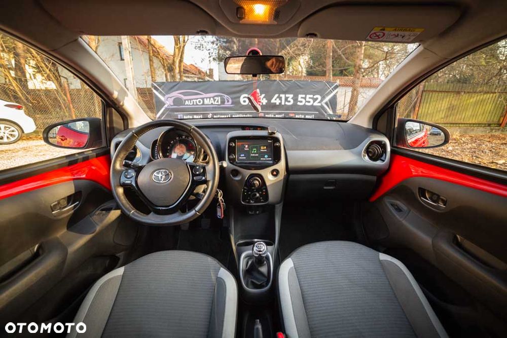 Toyota Aygo x-play connect - 10