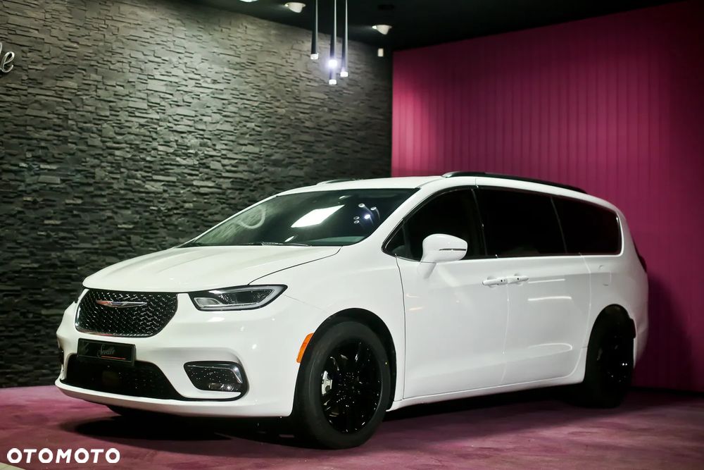 Chrysler Pacifica - 9