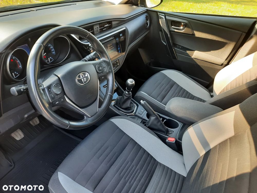 Toyota Auris 1.6 Premium - 7