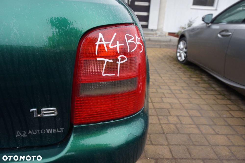LAMPA TYLNA PRAWA A4 B5 KOMBI  AUDI 1994-2001 - 2