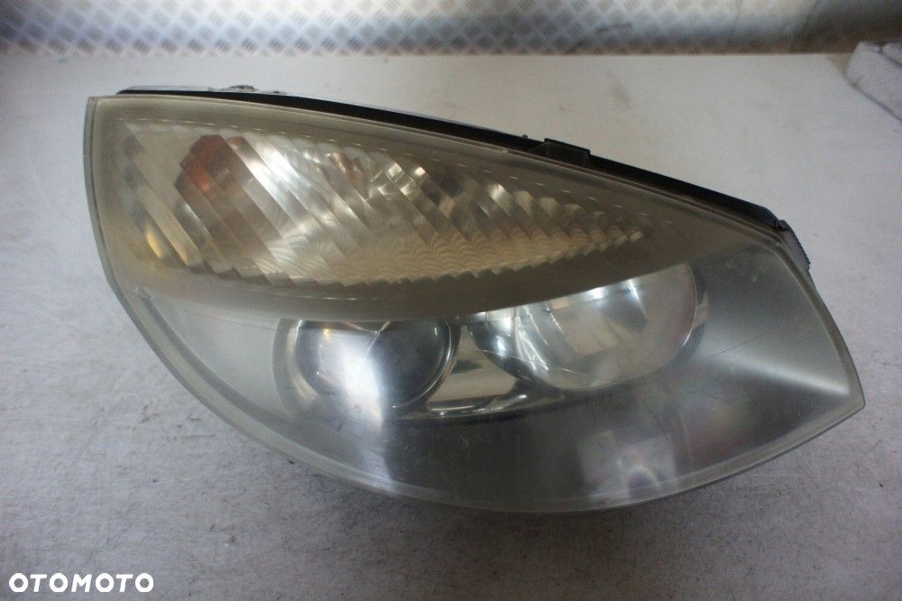 RENAULT SCENIC II LAMPA PRAWY PRZÓD XENON - 1