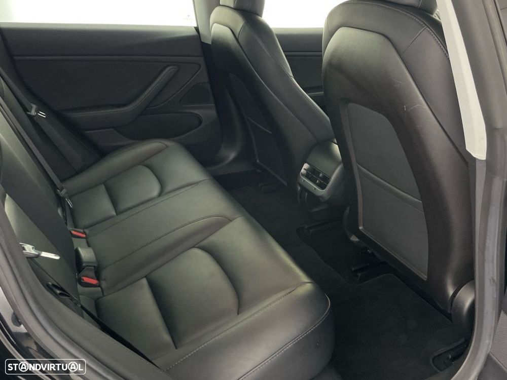 Tesla Model 3 Performance Dual Motor AWD - 24