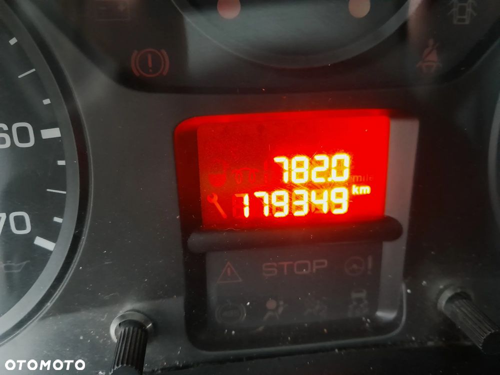 Dacia Logan TCe 90 Prestige - 28