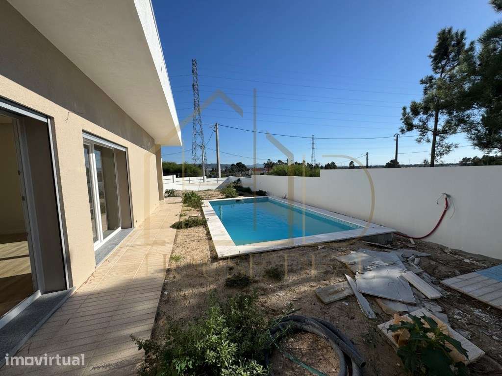 ESPLÊNDIDA! Moradia Térrea T3 com Garagem e Piscina. Qta da Marques... - Grande imagem: 2/15
