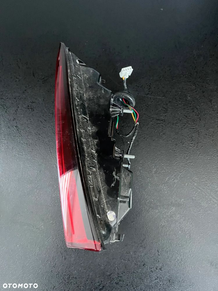 MG ZS EV 2023 - LAMPA BAGAŻNIKA PRAWY TYŁ A31005R0100 - 2