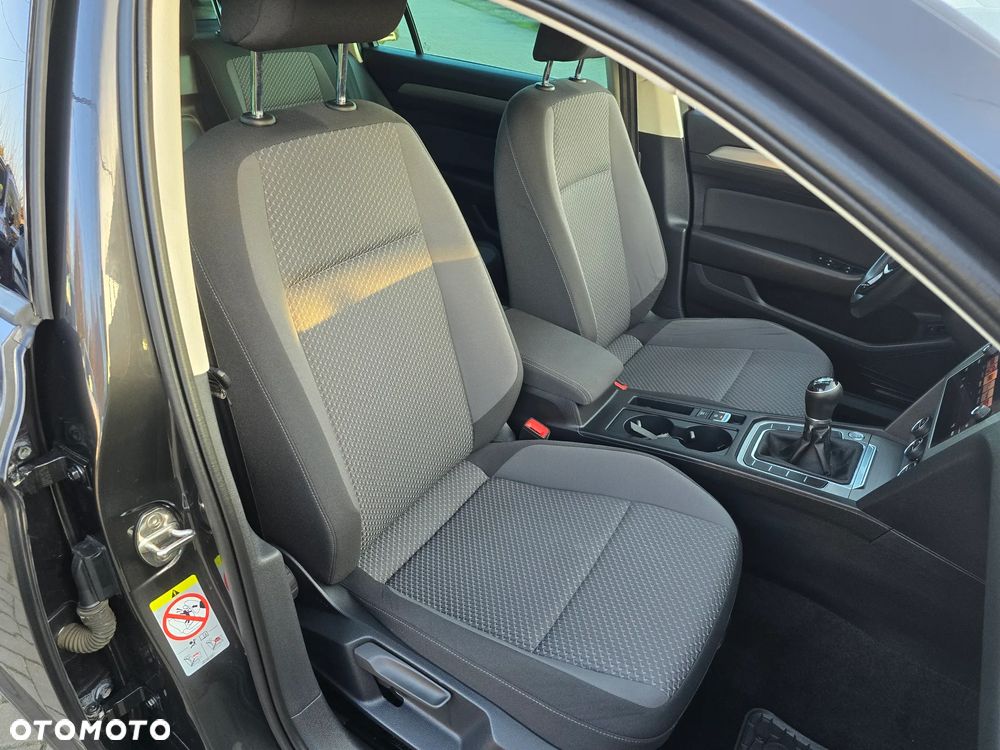 Volkswagen Passat Variant - 16
