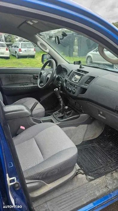 Toyota Hilux D-4D 2.5 - 6