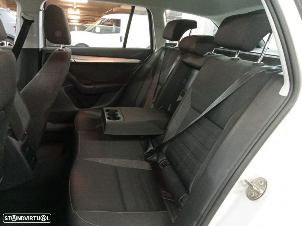 Skoda Octavia Break 2.0 TDI Ambition DSG - 4