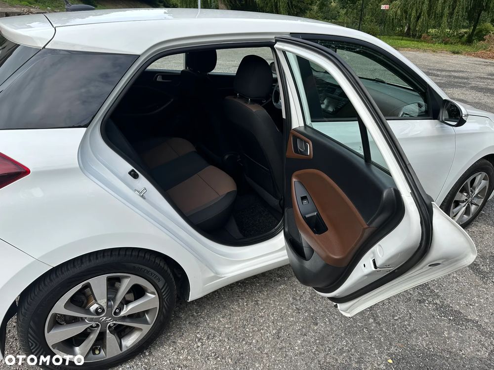 Hyundai i20 1.2 Elegant - 31