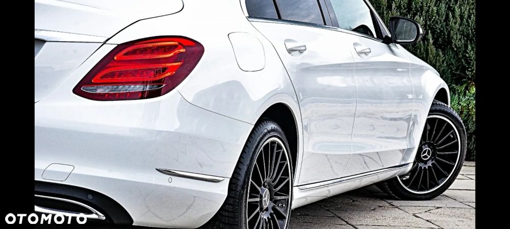 Mercedes-Benz Klasa C 180 CGI BlueEff Avantgarde - 10