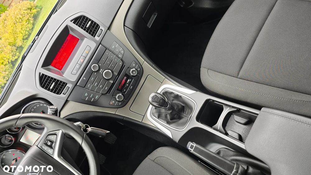 Opel Insignia - 13