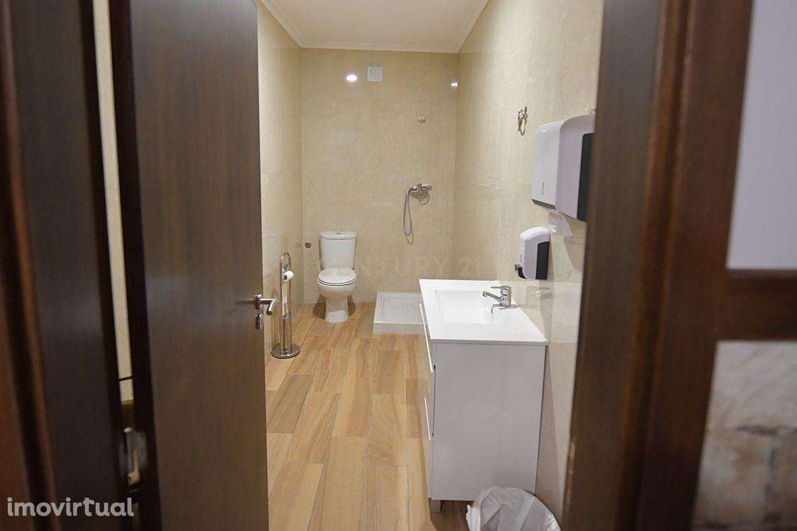 Restaurante novo totalmente equipado e pronto a funcionar, com estacio - Grande imagem: 4/17