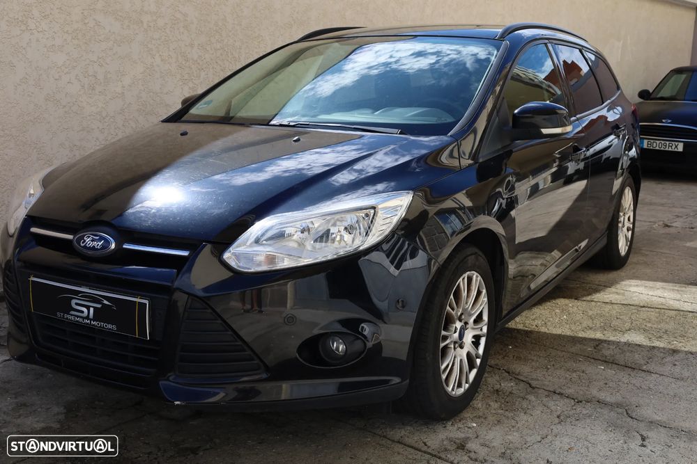 Ford Focus 1.0 EcoBoost S&S Champions Edition - 3