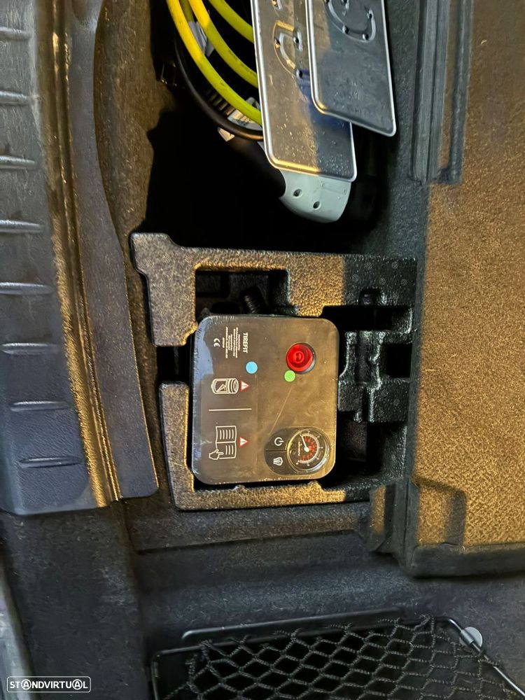 BMW 225xe Active Tourer - 10